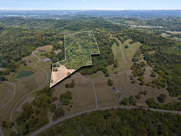 16.4 Acres of Land for Sale in Thompson's Station, Tennessee