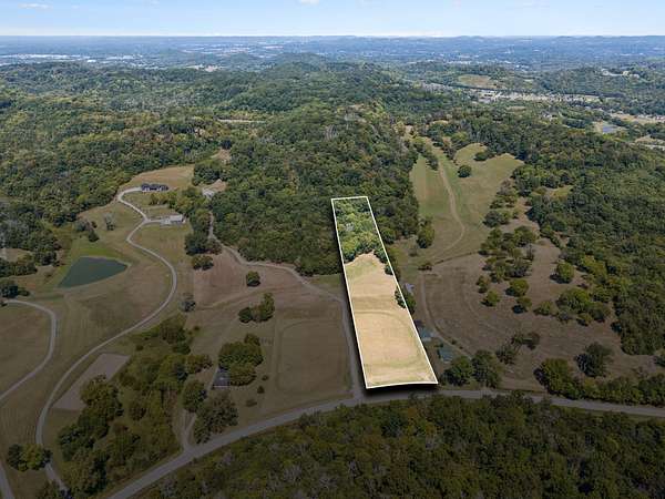 5 Acres of Residential Land for Sale in Thompson's Station, Tennessee