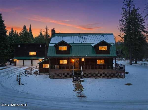 19.5 Acres of Land with Home for Sale in Oldtown, Idaho