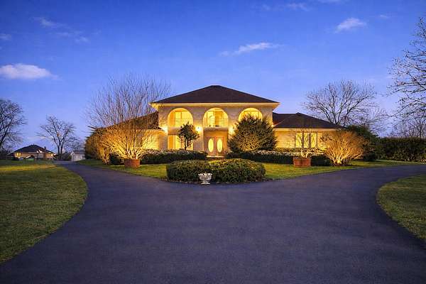 1.8 Acres of Improved Mixed-Use Land for Sale in Lemont, Illinois