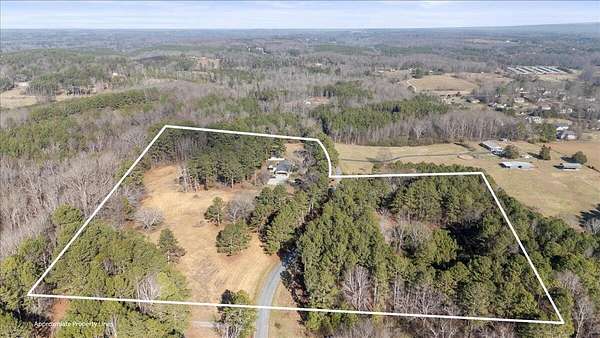 16.7 Acres of Land with Home for Sale in LaFayette, Georgia