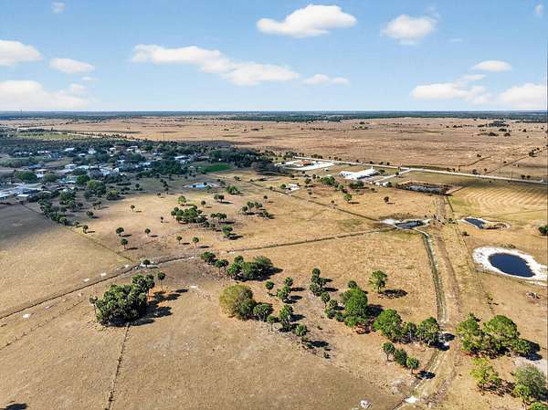 28 Acres of Agricultural & Residential Land for Sale in Okeechobee, Florida