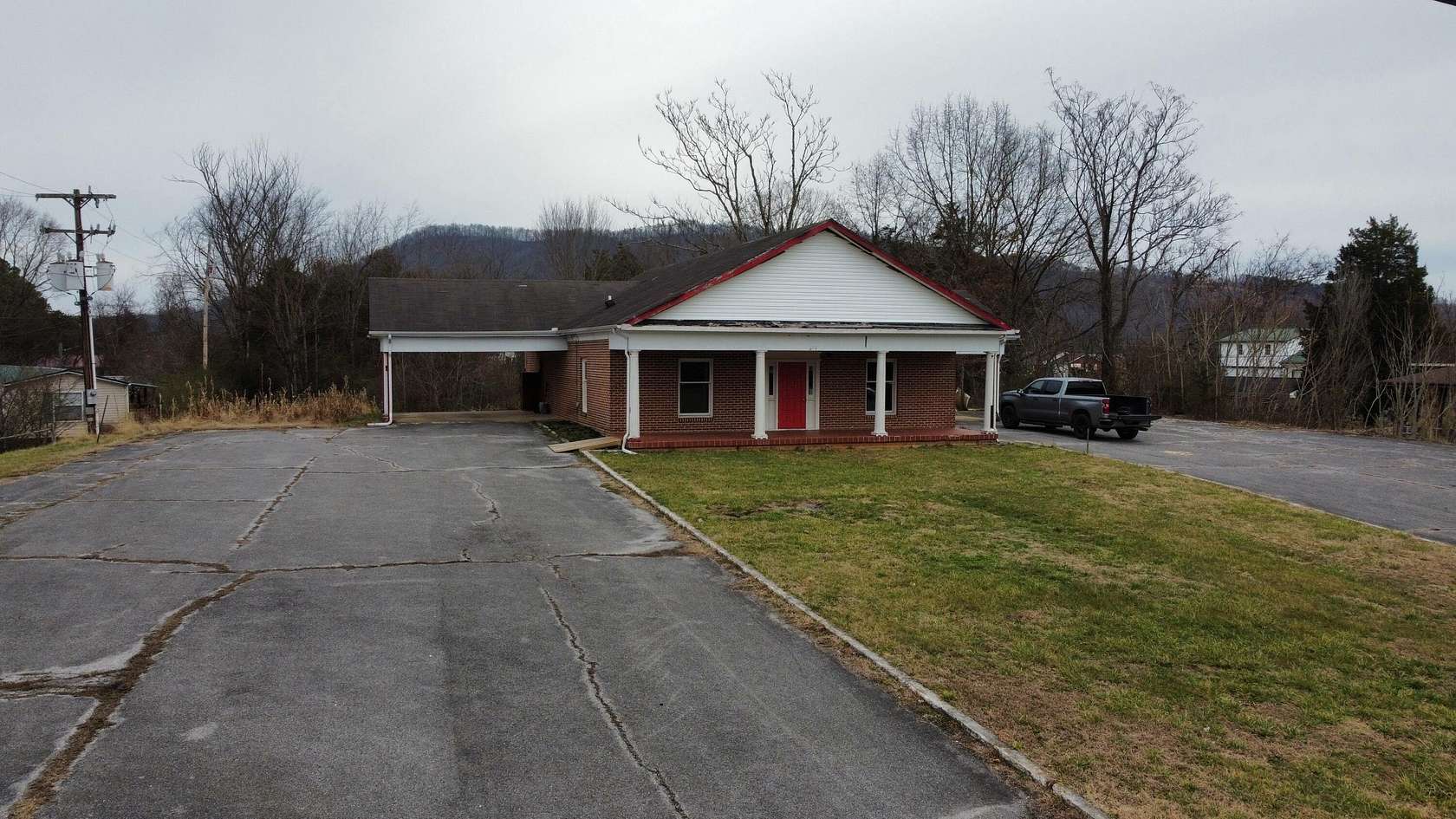 1.55 Acres of Improved Commercial Land for Sale in Bean Station, Tennessee