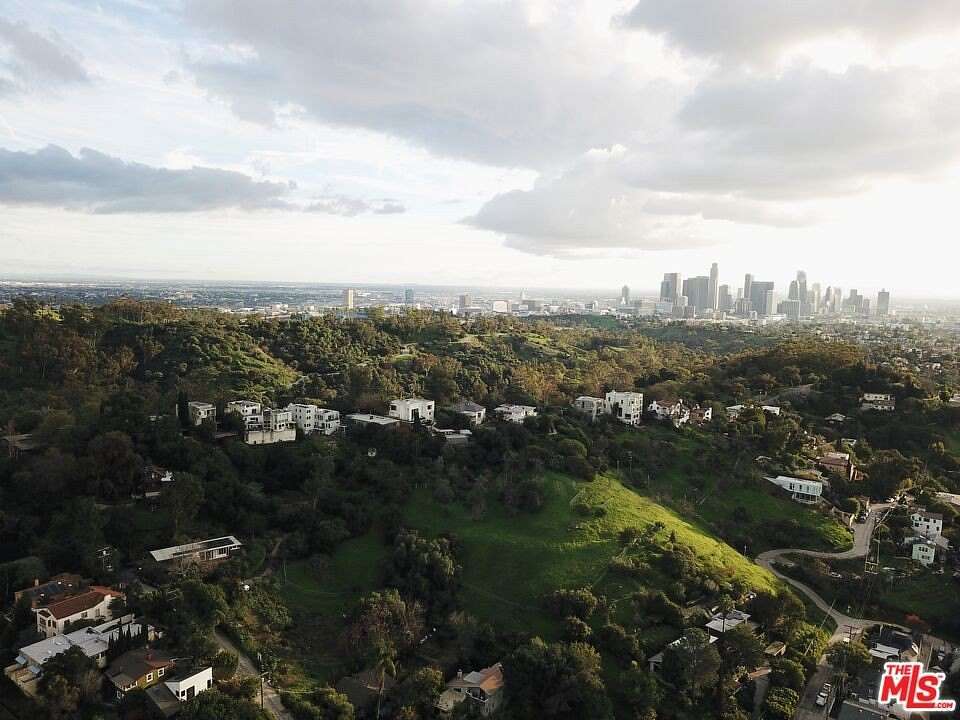 1.13 Acres of Residential Land for Sale in Los Angeles, California