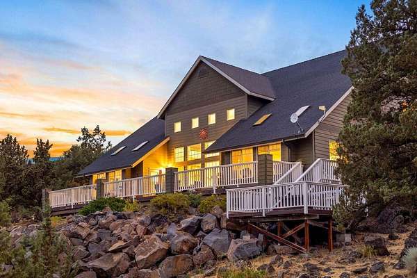 5 Acres of Residential Land with Home for Sale in Prineville, Oregon