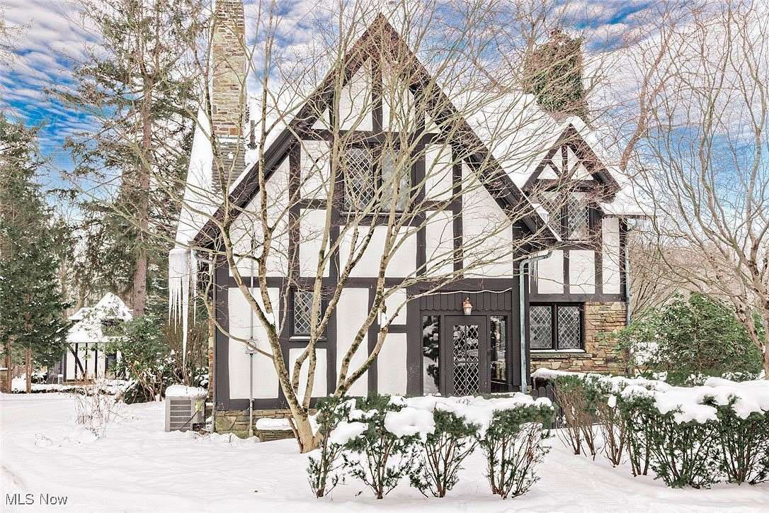 9.58 Acres of Residential Land with Home for Lease in Chagrin Falls, Ohio