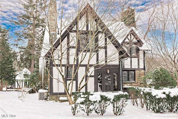 9.58 Acres of Residential Land with Home for Lease in Chagrin Falls, Ohio