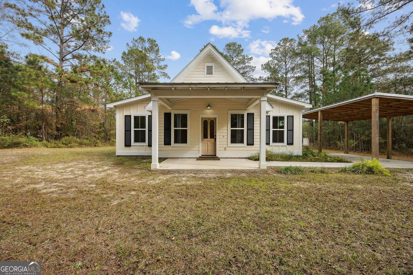 1.85 Acres of Residential Land with Home for Sale in White Oak, Georgia