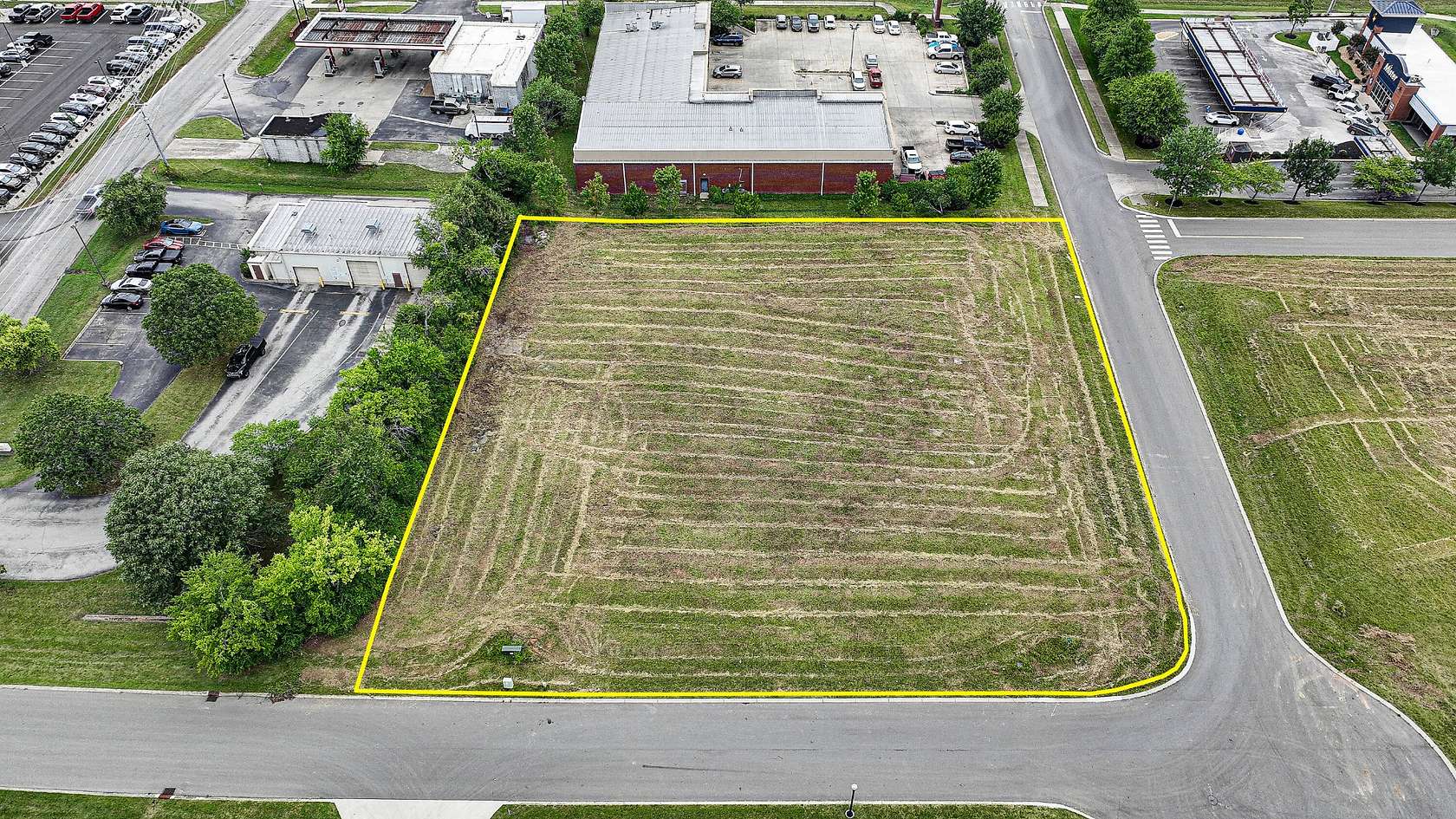 1.12 Acres of Commercial Land for Sale in Gallatin, Tennessee