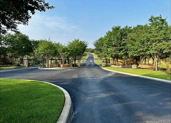 1 Acre of Residential Land for Sale in Canyon Lake, Texas