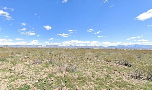 2.35 Acres of Land for Sale in Golden Valley, Arizona
