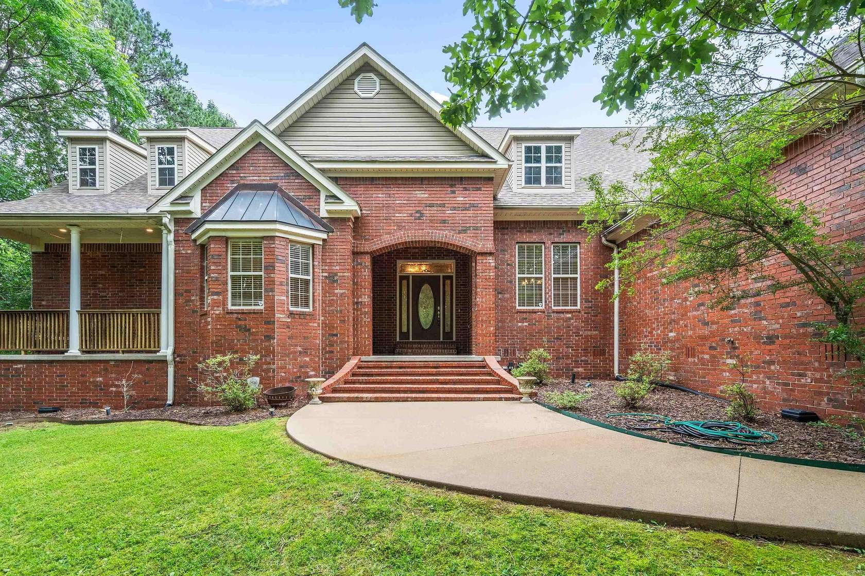 3.46 Acres of Residential Land with Home for Sale in Hot Springs, Arkansas