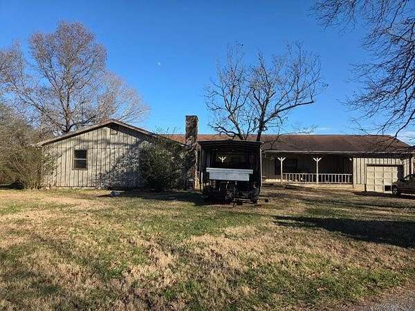 187 Acres of Land with Home for Sale in Riceville, Tennessee