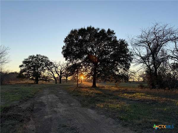 15 Acres of Land for Sale in Gonzales, Texas