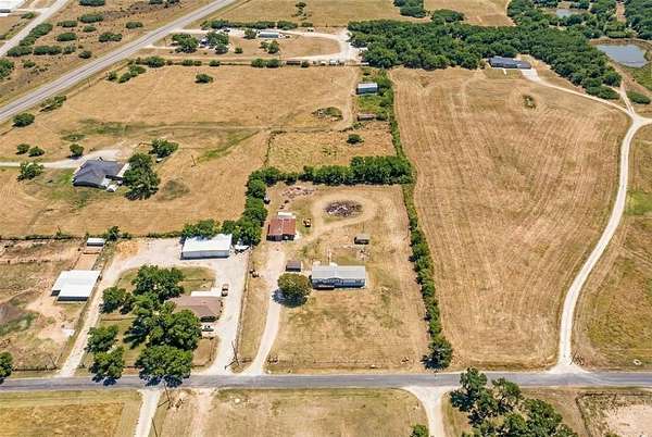 2 Acres of Residential Land for Sale in Pilot Point, Texas