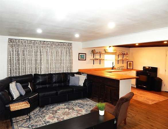 8.75 Acres of Residential Land with Home for Sale in Overton, Texas