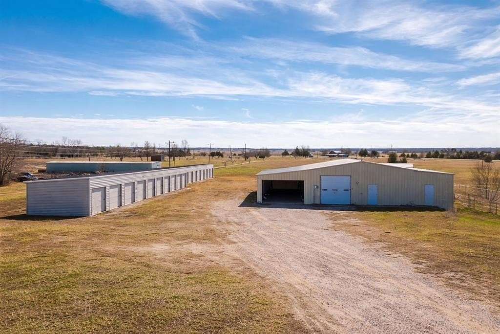 4 Acres of Commercial Land for Sale in Paris, Texas