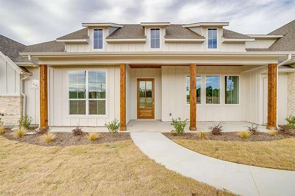 1.53 Acres of Residential Land with Home for Sale in Midlothian, Texas