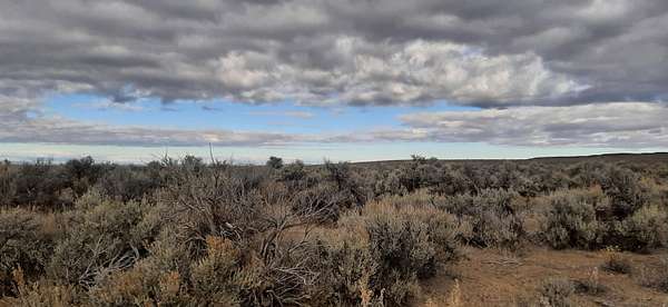 5 Acres of Recreational Land for Sale in Christmas Valley, Oregon