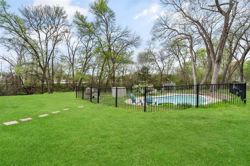 1.89 Acres of Land with Home for Sale in Lucas, Texas