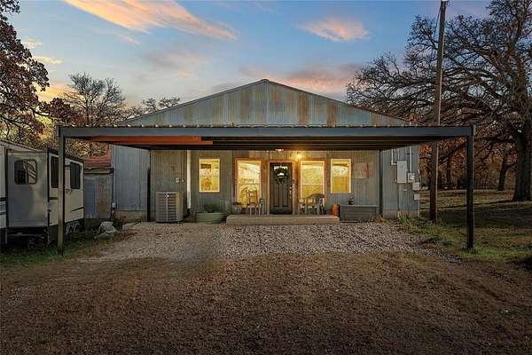 3.85 Acres of Residential Land with Home for Sale in Robinson, Texas