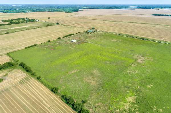 25.8 Acres of Agricultural & Residential Land for Sale in Bonham, Texas