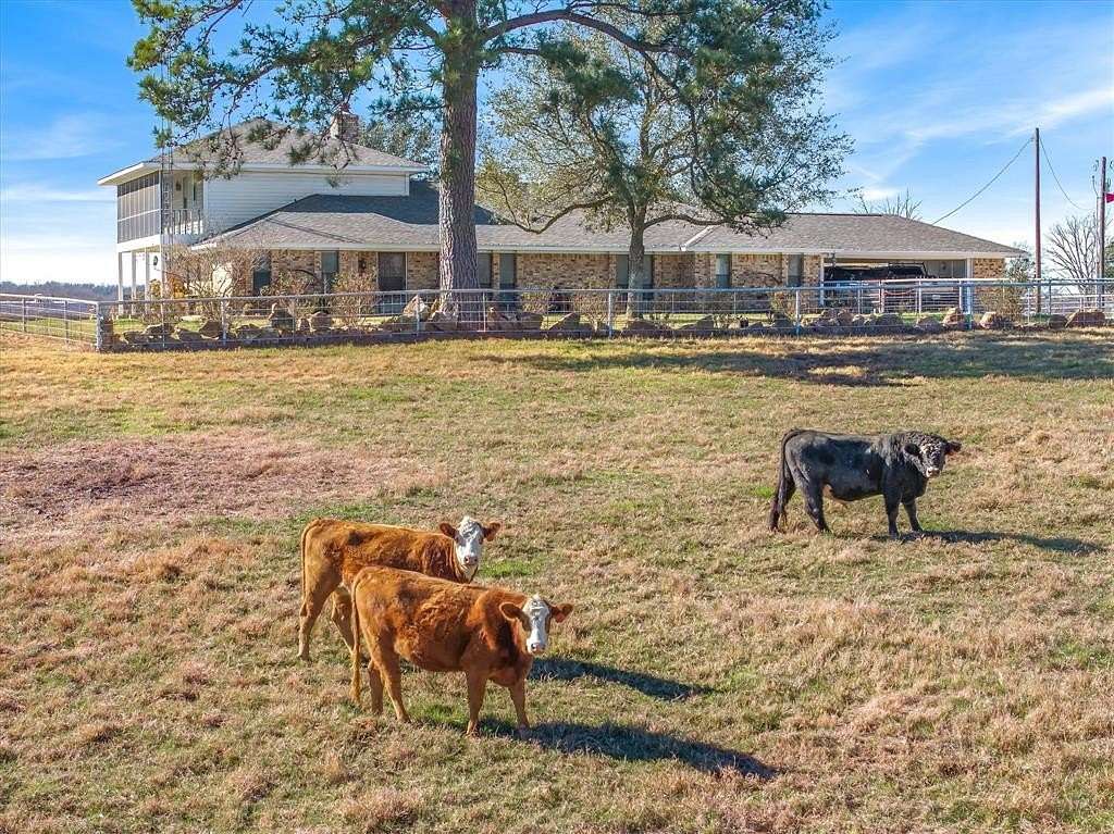 100 Acres of Land with Home for Sale in Van, Texas