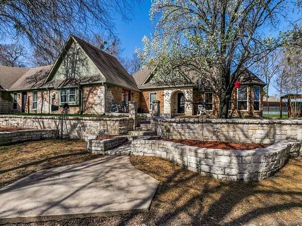 7 Acres of Land with Home for Sale in Nevada, Texas