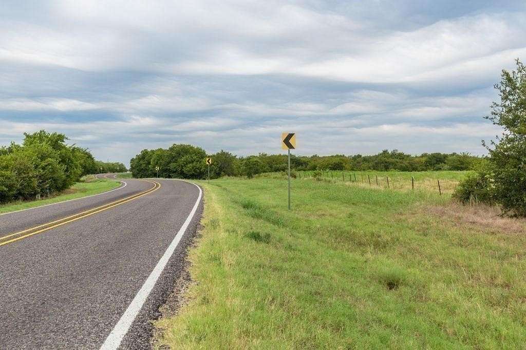 20 Acres of Agricultural Land for Sale in Tioga, Texas