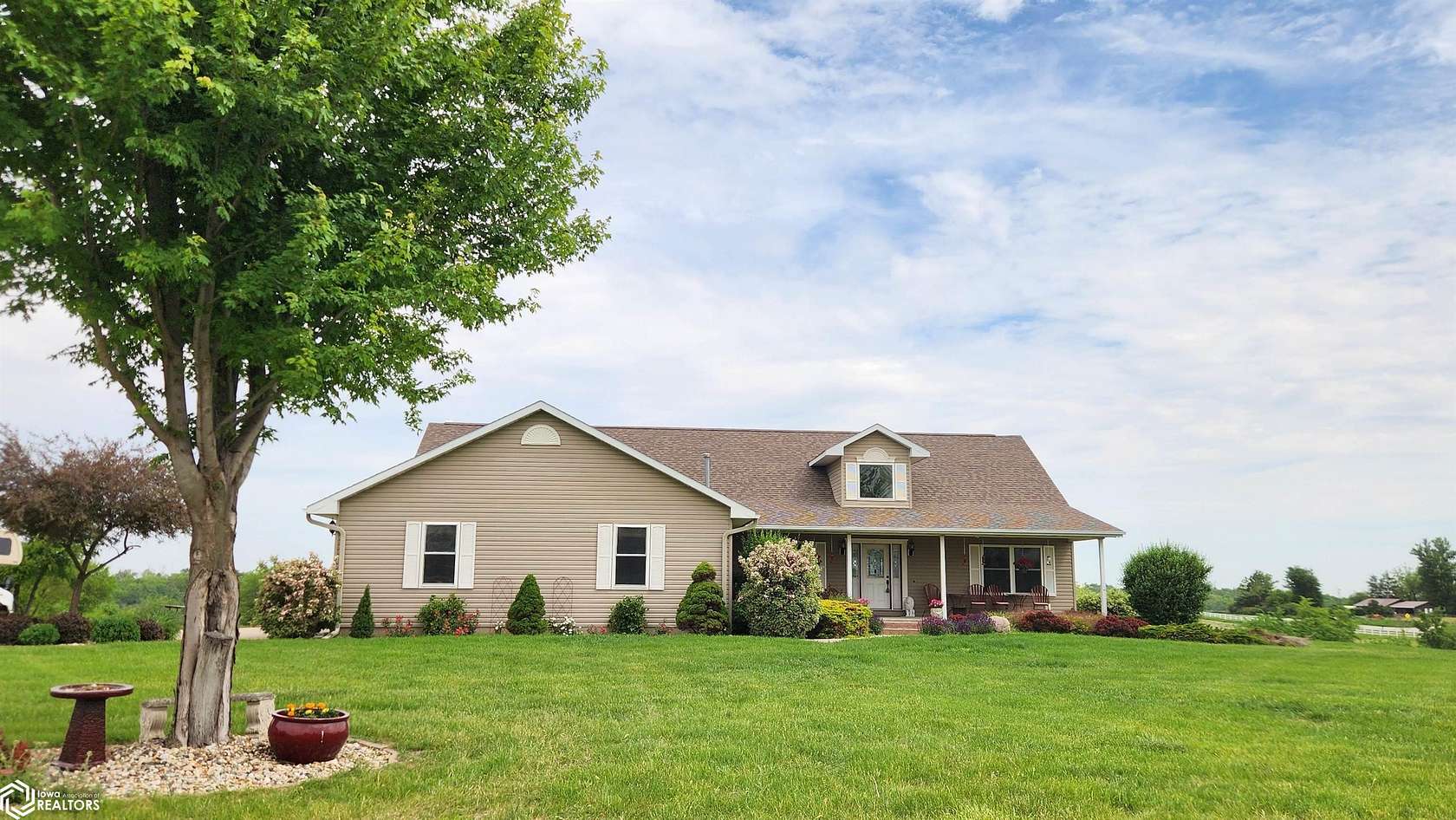 38.4 Acres of Agricultural Land with Home for Sale in Marshalltown, Iowa