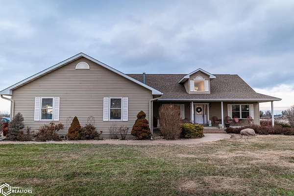 35.6 Acres of Agricultural Land with Home for Sale in Marshalltown, Iowa