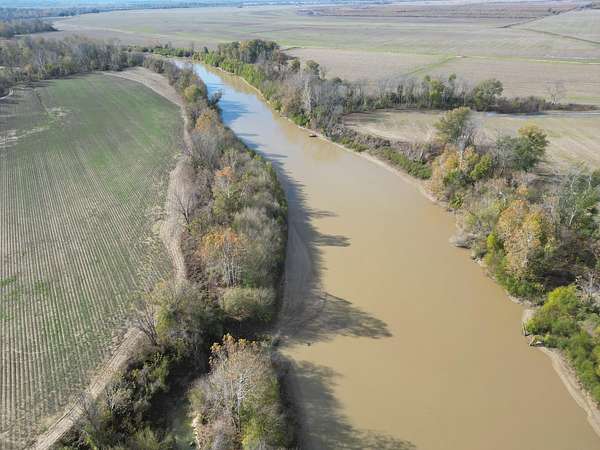 700 Acres of Land for Sale in Yazoo City, Mississippi