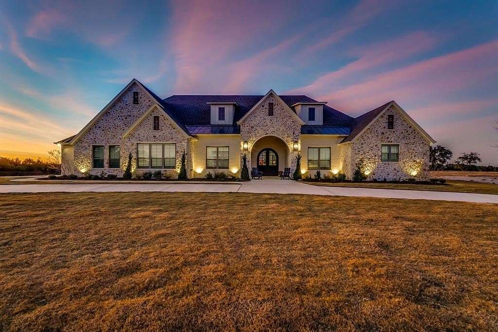 19.5 Acres of Land with Home for Sale in Stephenville, Texas