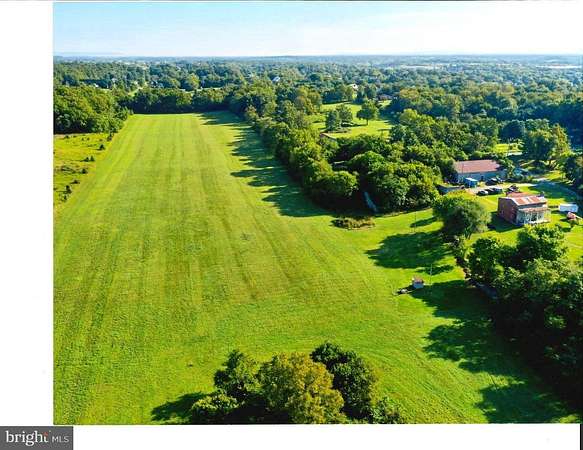 29 Acres of Agricultural Land for Sale in Martinsburg, West Virginia