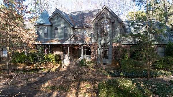 4.43 Acres of Residential Land with Home for Sale in Chesapeake, Virginia