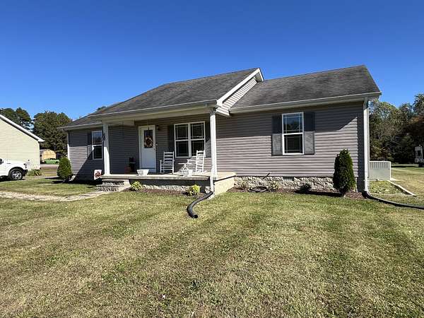 2.7 Acres of Residential Land with Home for Sale in Lafayette, Tennessee