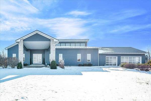 2 Acres of Residential Land with Home for Sale in Metamora, Illinois