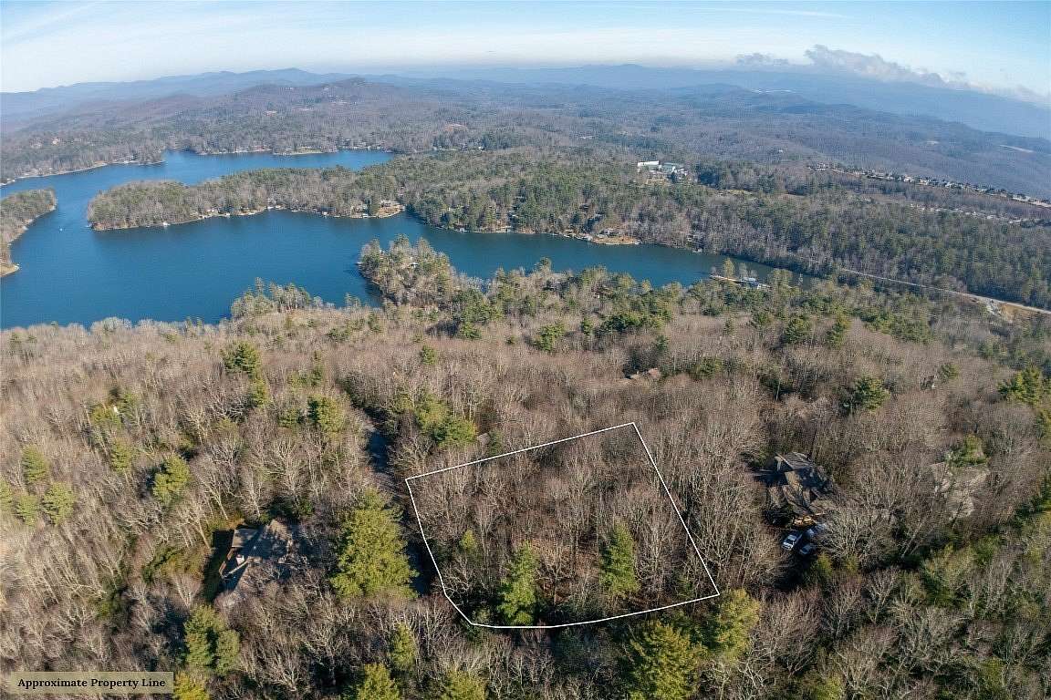 1 Acre of Residential Land for Sale in Lake Toxaway, North Carolina