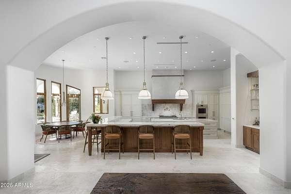 1.63 Acres of Residential Land with Home for Sale in Paradise Valley, Arizona