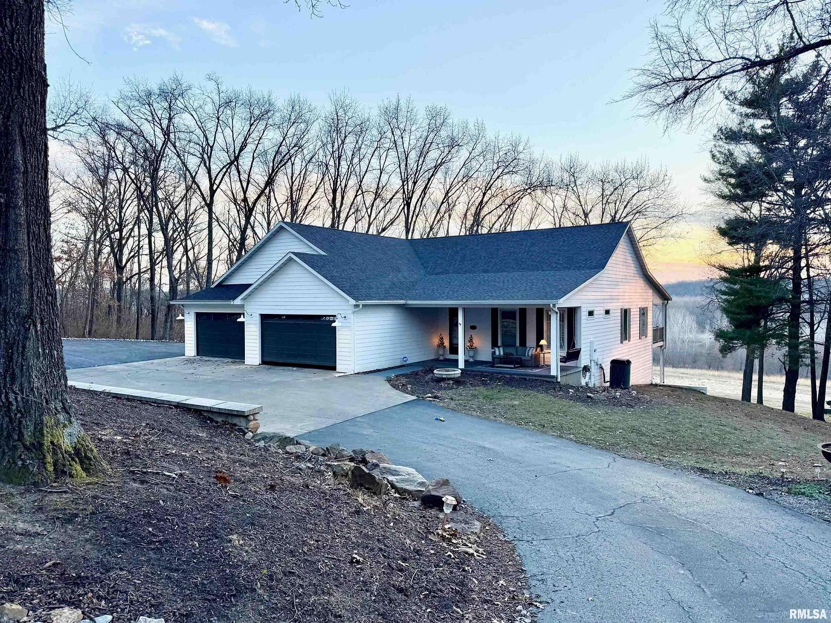 13 Acres of Land with Home for Sale in Petersburg, Illinois