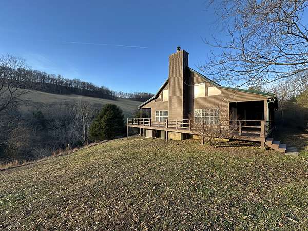 10 Acres of Recreational Land with Home for Sale in Carthage, Tennessee