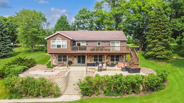 1.57 Acres of Residential Land with Home for Sale in Freedom Township, Illinois