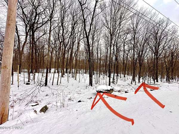 0.9 Acres of Residential Land for Sale in Bushkill, Pennsylvania