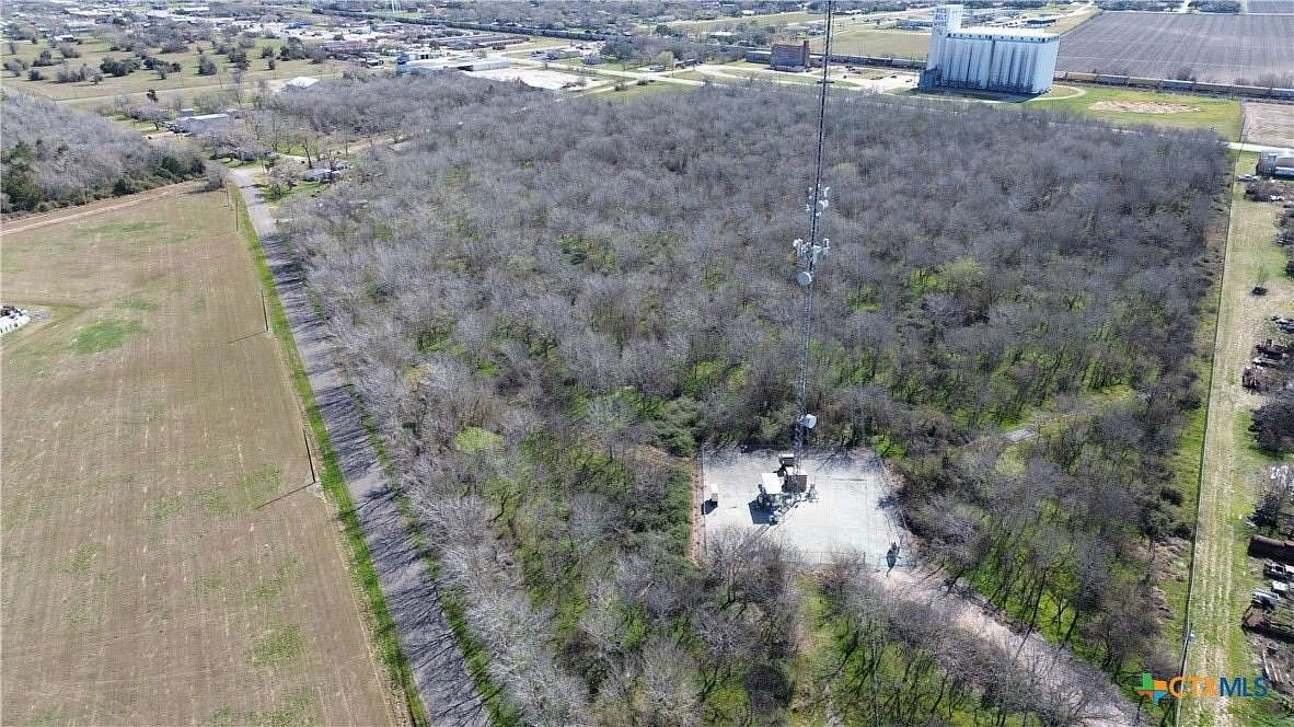 25.9 Acres of Commercial Land for Sale in Edna, Texas