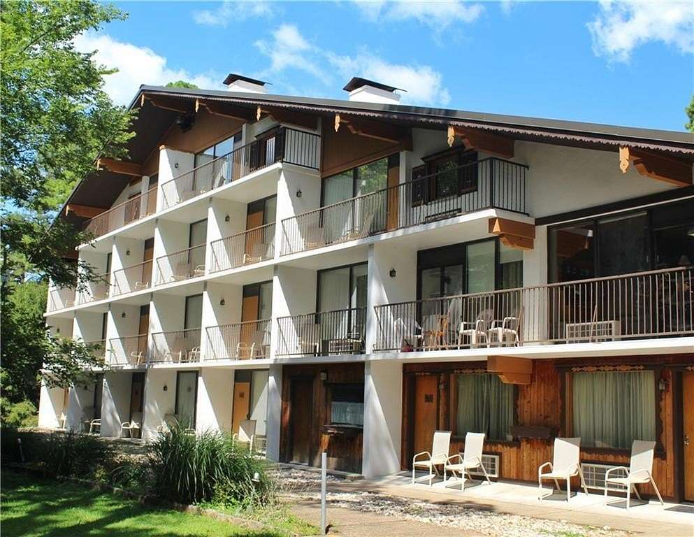 2.76 Acres of Improved Commercial Land for Sale in Eureka Springs, Arkansas