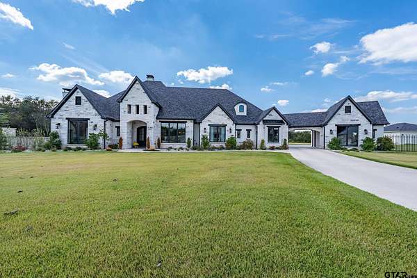 2 Acres of Residential Land with Home for Sale in Tyler, Texas