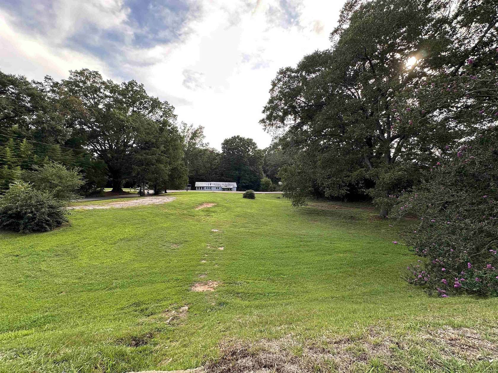 0.89 Acres of Mixed-Use Land for Sale in Jonesville, South Carolina