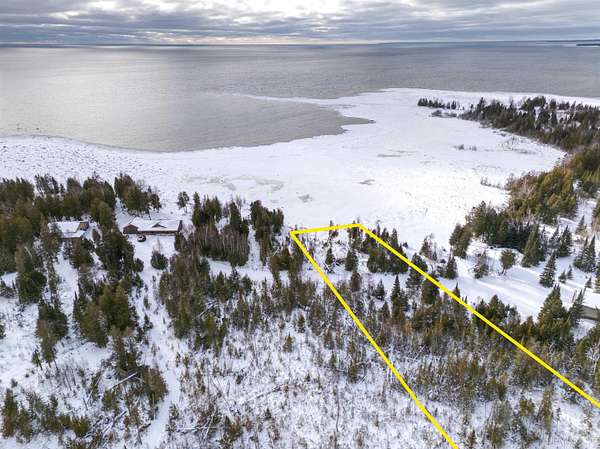 1 Acre of Residential Land for Sale in Manistique, Michigan