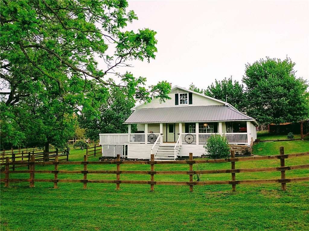 13.6 Acres of Land with Home for Sale in Compton, Arkansas