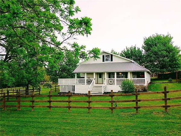 13.6 Acres of Land with Home for Sale in Compton, Arkansas